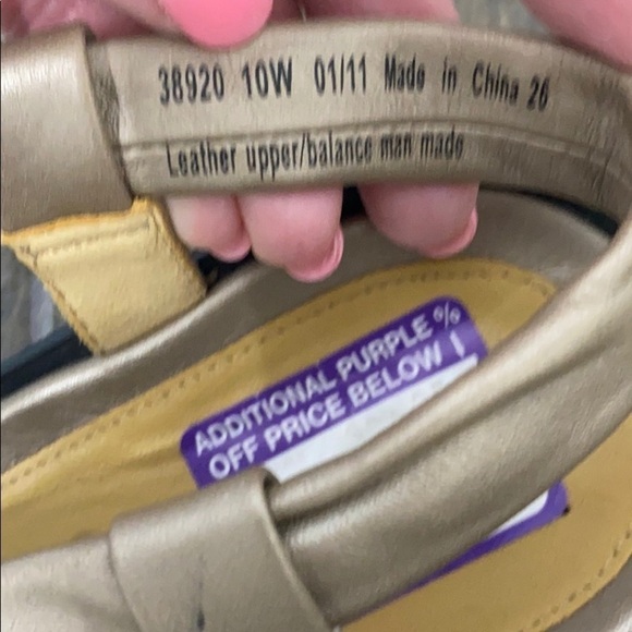 Clark’s unstructured leather braided sandals. 10W. - Picture 5 of 8